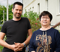 Dr. Andreas Drust und Dr. Ursula Föllner vom Personalrat auf dem Campus der Uni Magdeburg